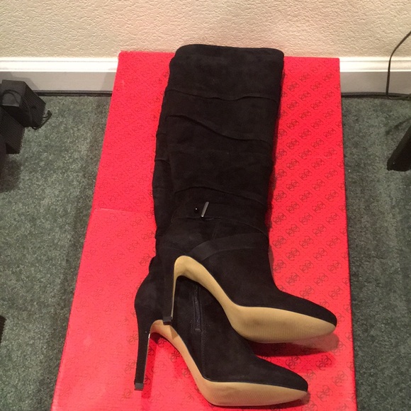 Guess Women's Daris Knee-High Suede Boots - Picture 5 of 5